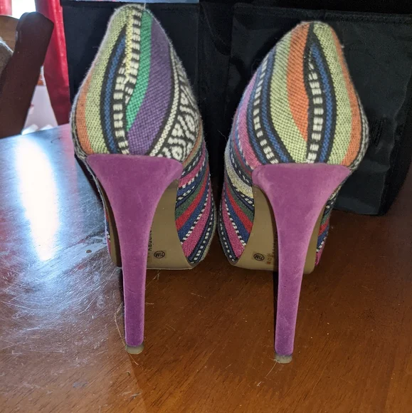 Chinese Laundry Multi Color/Pattern Platform Heels - Picture 3 of 7